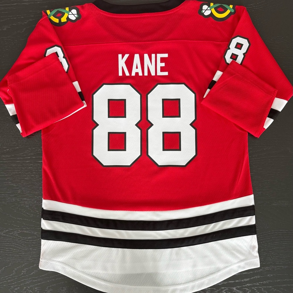 NWT Chicago Blackhawks Patrick Kane Jersey NHL NHLPA Size Youth Boy's L/XL